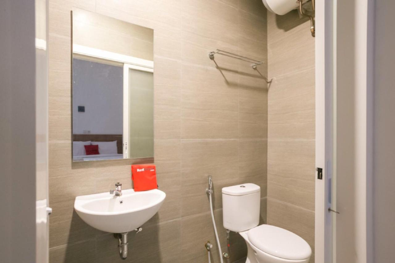 Albergue Reddoorz Syariah Near Lapangan Pancasila Simpang Lima Semarang Exterior foto