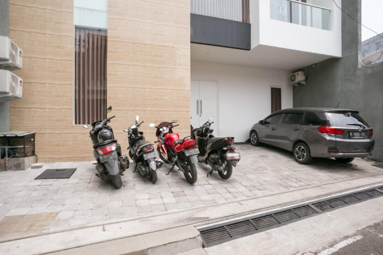 Albergue Reddoorz Syariah Near Lapangan Pancasila Simpang Lima Semarang Exterior foto